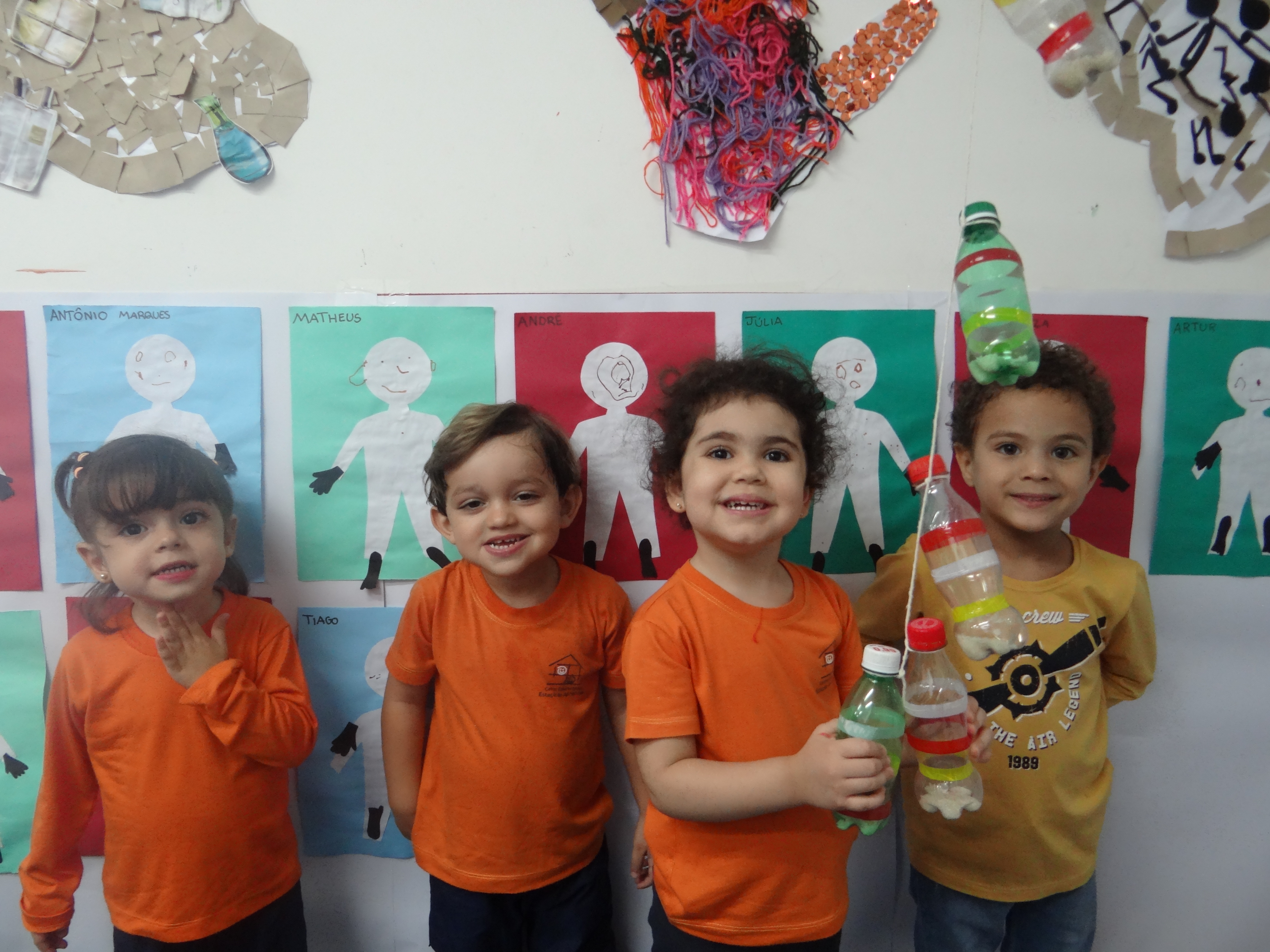 Pequenos cientistas grandes descobertas Centro Educacional Estação